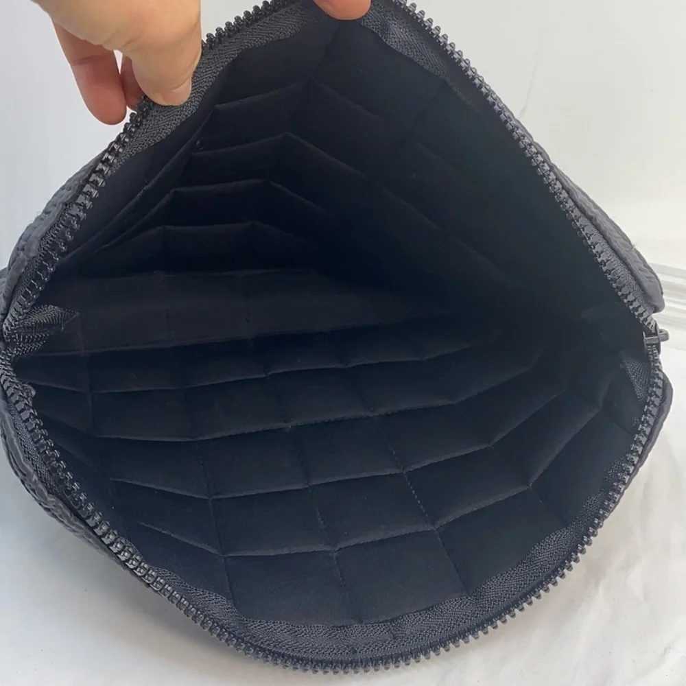 Large 15” Quilted Laptop Zip Pouch Clutch